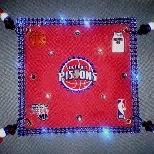 Handmade "DETROIT PISTONS" WINE/GLASS COVER